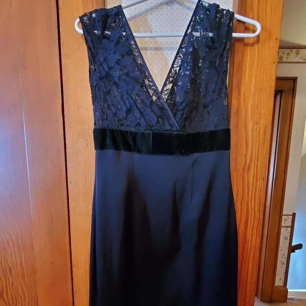 Size 4P Banana Republic black dress